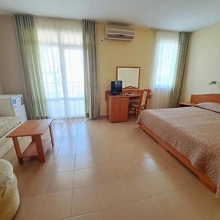 Family Hotel Selena Nesebar Exterior photo