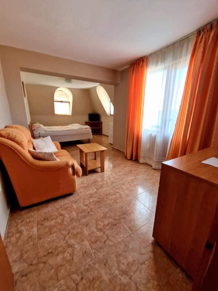 Family Hotel Selena Nesebar Exterior photo