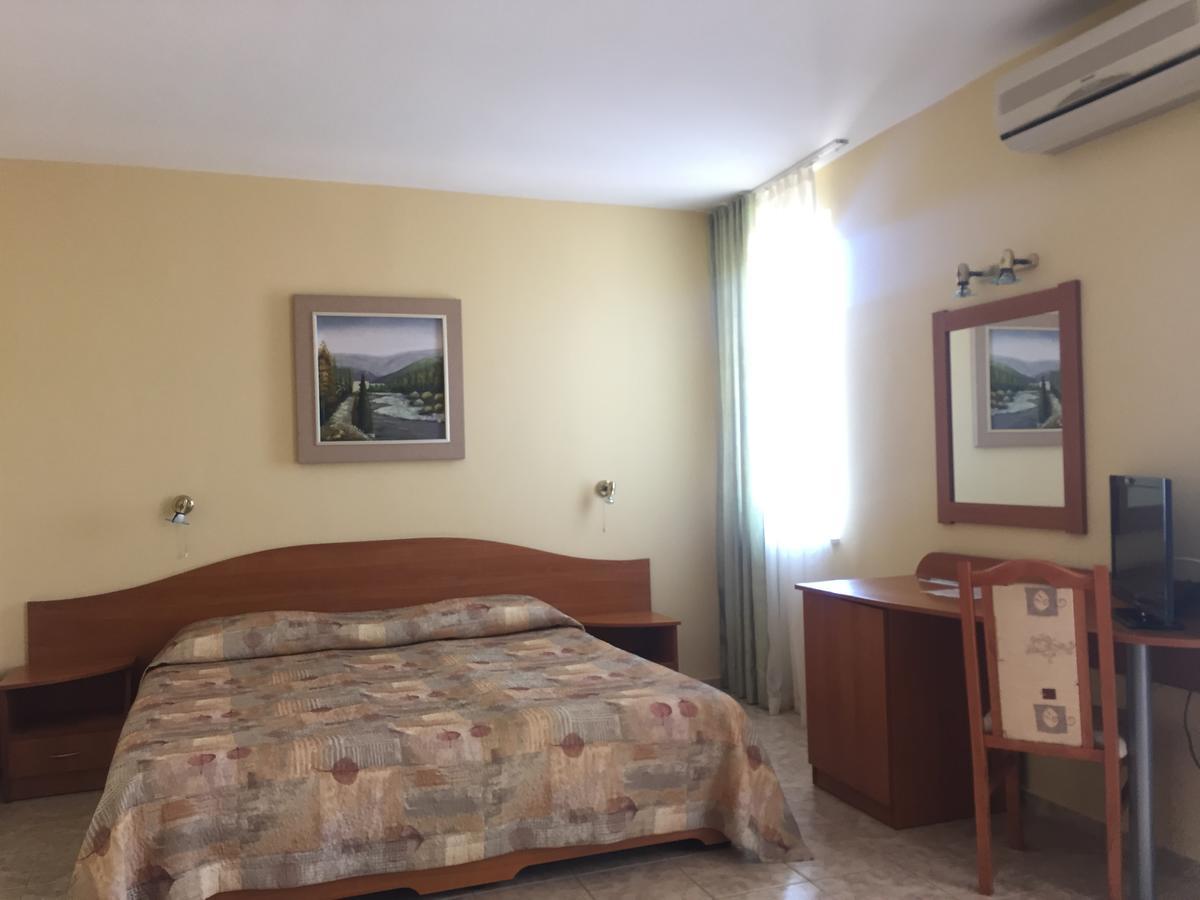 Family Hotel Selena Nesebar Exterior photo