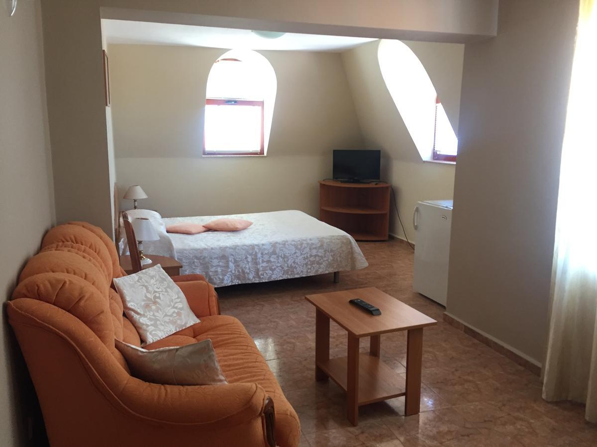 Family Hotel Selena Nesebar Exterior photo